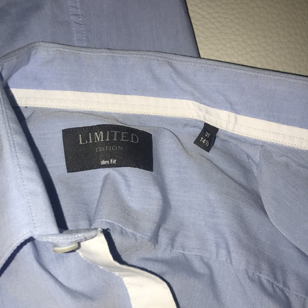 Button down - Picture 3 of 3
